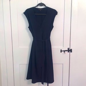 Banana republic dress size 10 very flattering!